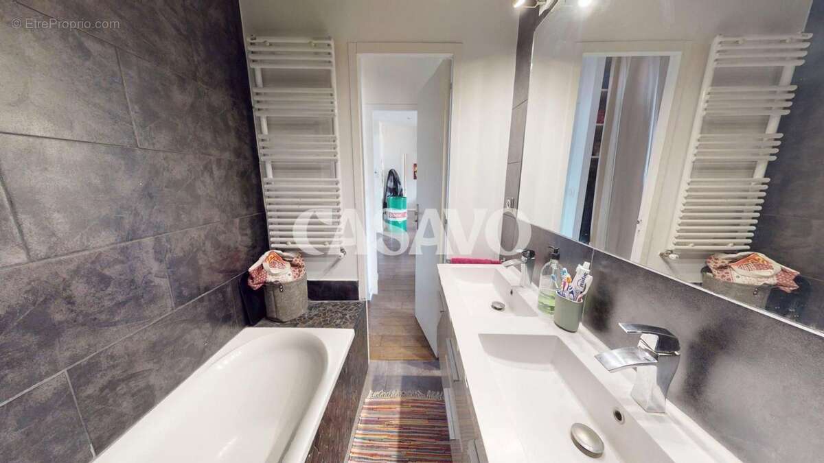 Appartement à MARSEILLE-6E