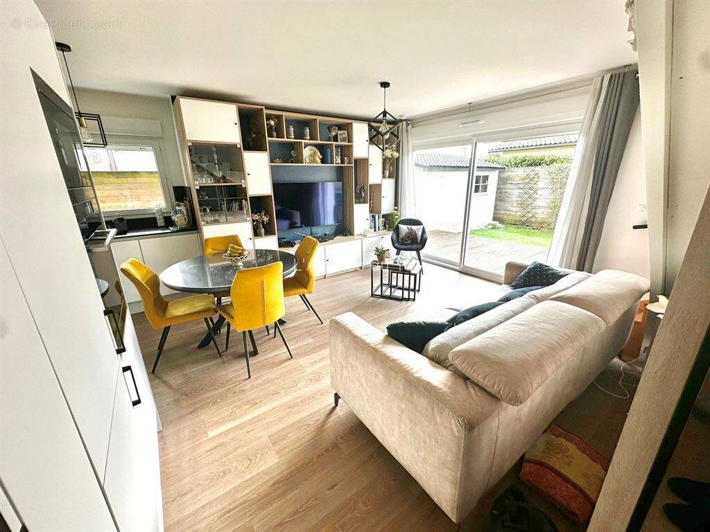 Maison à VILLENAVE-D'ORNON