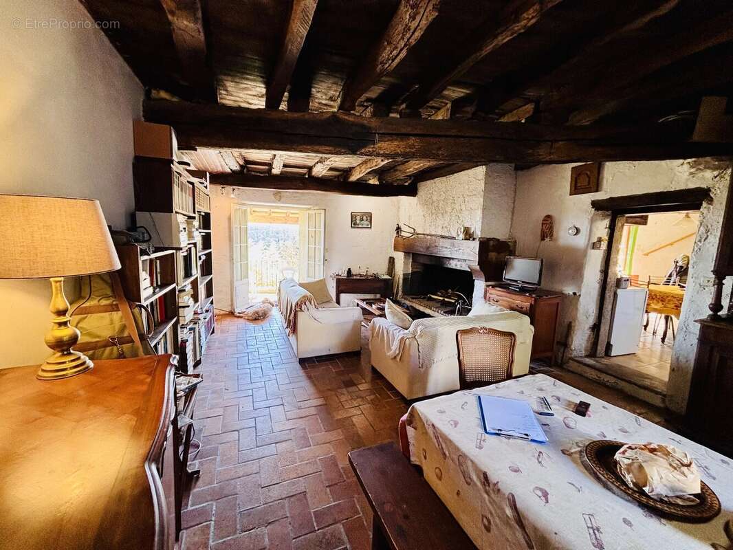 Maison à GAJA-LA-SELVE