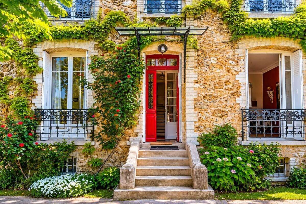 Maison à CHENNEVIERES-SUR-MARNE