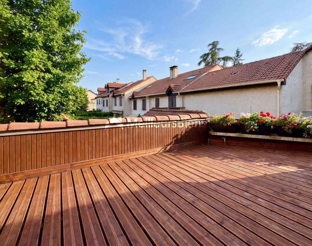 Maison familiale 5 chambres – 134 m² – Face au Lycée International – Saint-Germain-en-Laye - photo 10