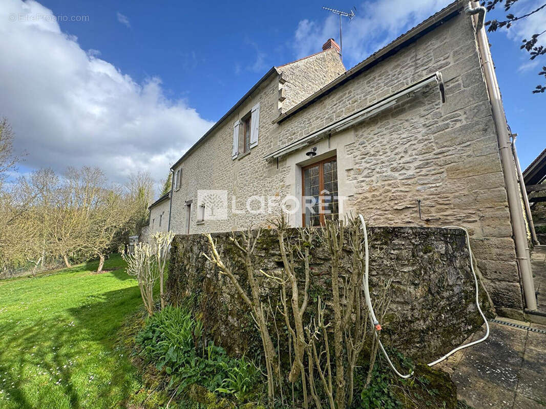 Maison à BALAGNY-SUR-THERAIN