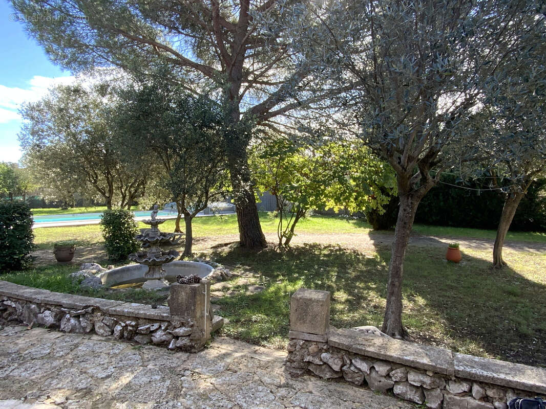 Exclusif,dans un village recherché, maison en pierre avec appartement indépendant sur un terrain de 2167 m2 et - photo 9