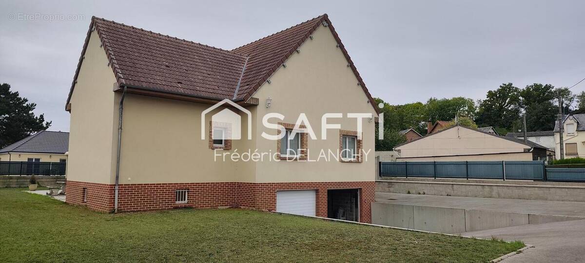 Photo 1 - Maison à MOY-DE-L'AISNE