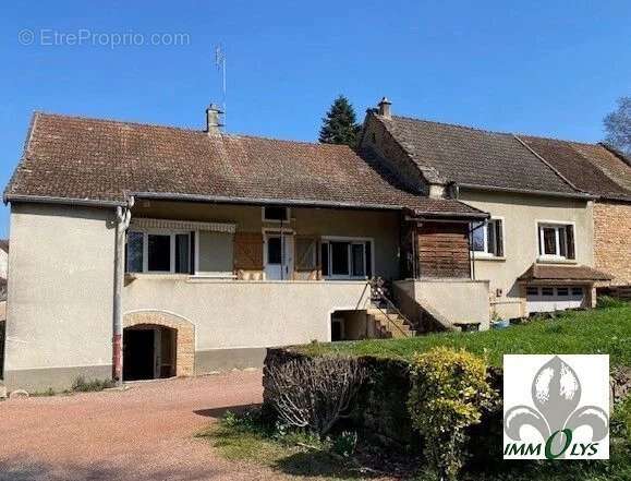 Maison à ETRIGNY