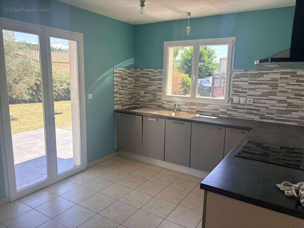 Maison 90 m² à Saint-Donat-Sur-L'herbasse  - photo 4