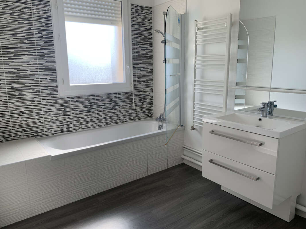 A Vendre appartement T4 de 86M2 - 3ème et dernier étage - CHAMBRAY LES TOURS - photo 8