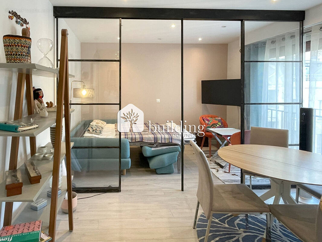 Appartement à PARIS-17E