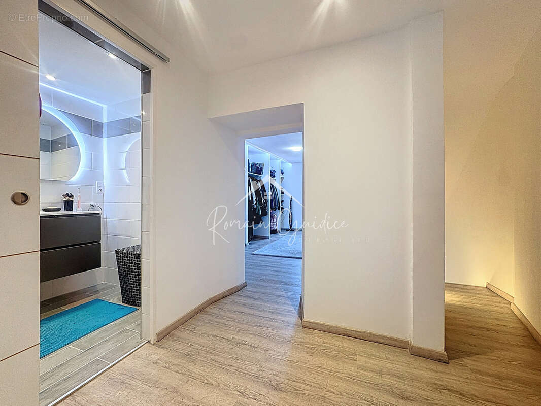 Maison à SAINT-GEORGES-DE-LUZENCON