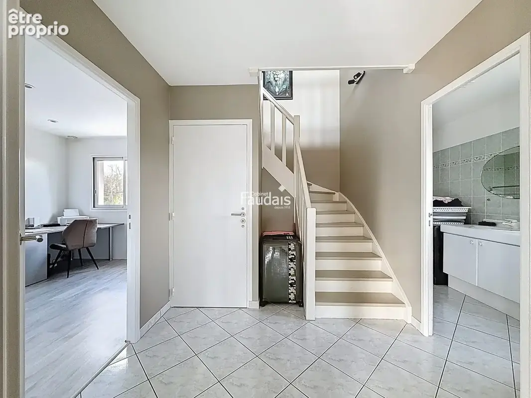 Maison 209 m² à Pont-Hebert  - photo 8