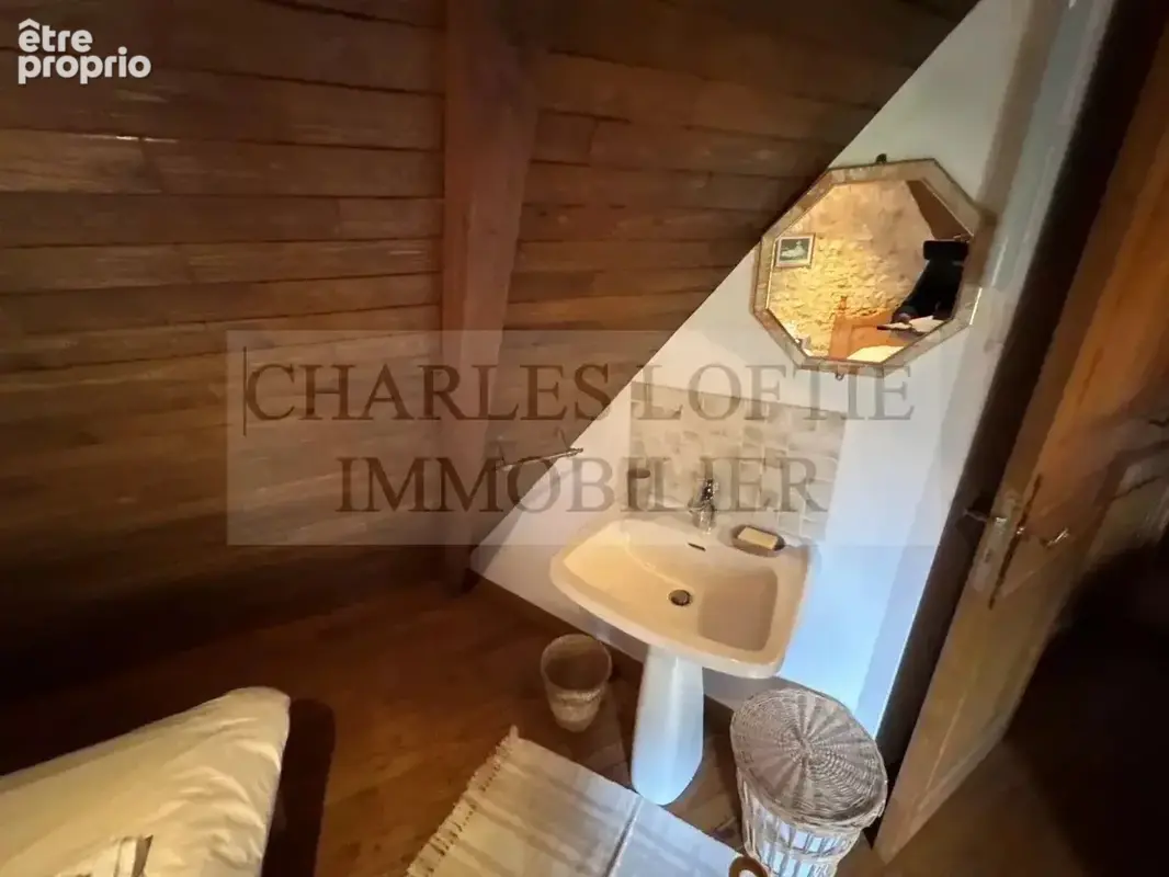Charmante maison en pierre avec piscine, sur un terrain de 3800 m² , aux portes d’un village vivant de la Bouriane. - photo 19