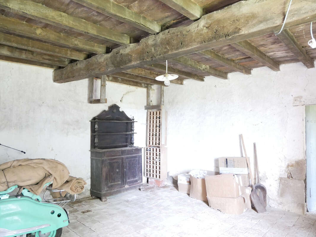 Ferme en pierre à rénover   dépendances, 1,5 ha de terrain et vue panoramique   idéal gîtes ou chambres d’hôte - photo 15