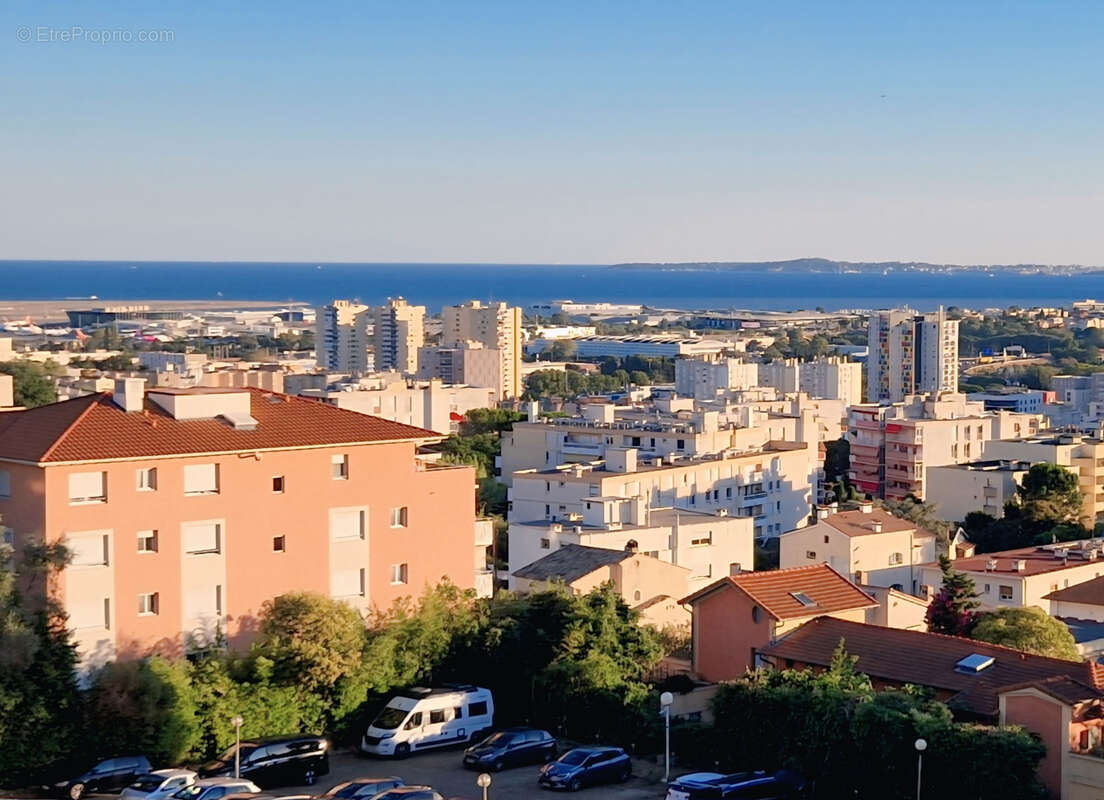 4 pièces de 88m2 avec terrasse et vue mer au calme - cave et garage - photo 2