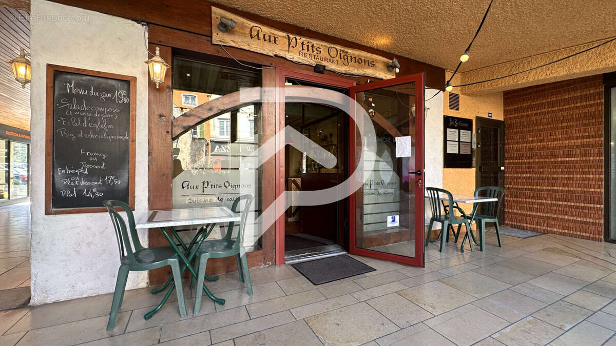 Commerce à MONTLUEL