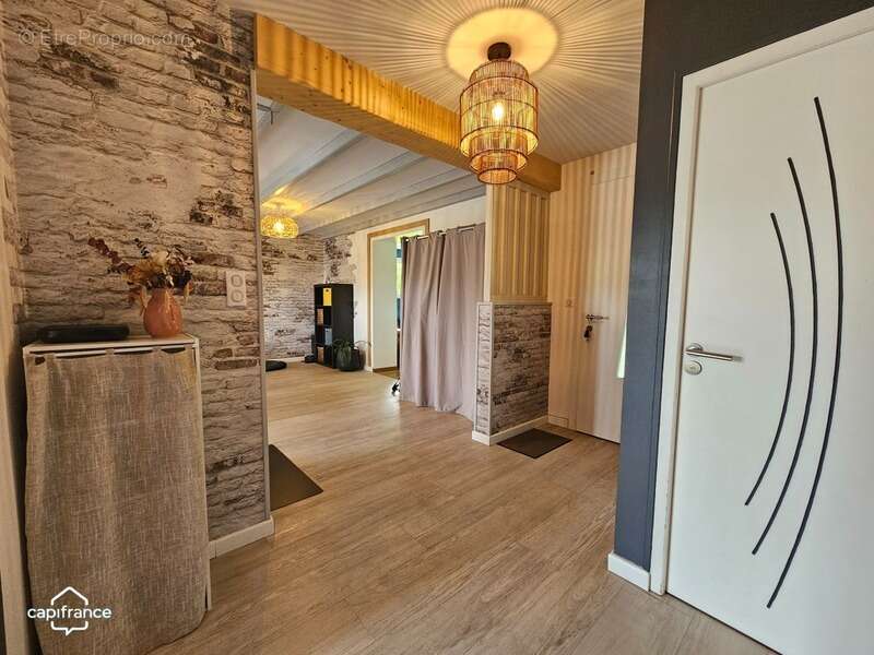 Maison à MONTOURNAIS