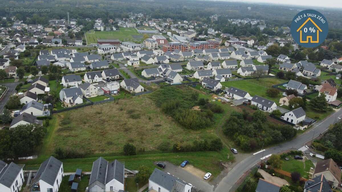 Terrain à MONTBAZON