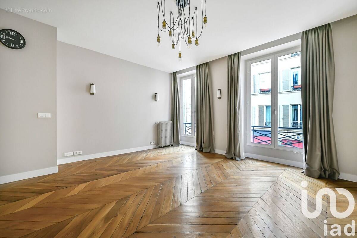 Photo 1 - Appartement à PARIS-8E