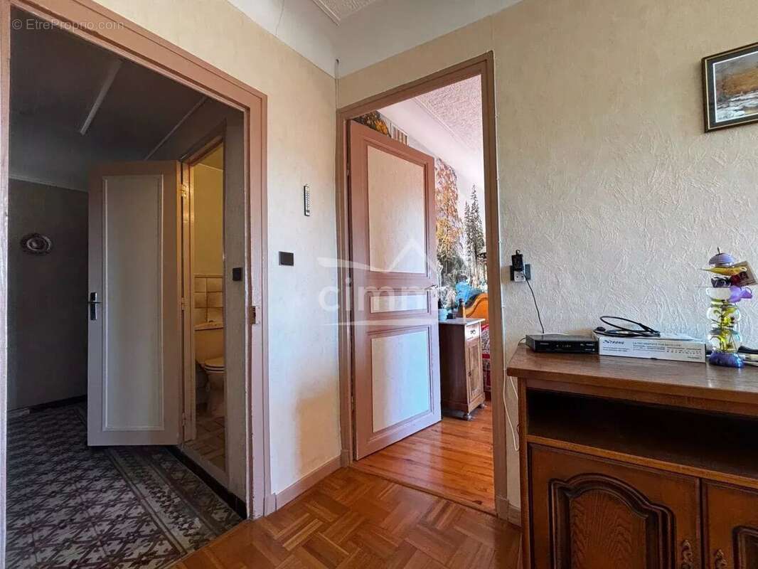 Maison à LARAGNE-MONTEGLIN