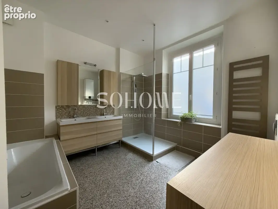 Appartement t5 renove avec loggia - hyper centre reims - photo 10