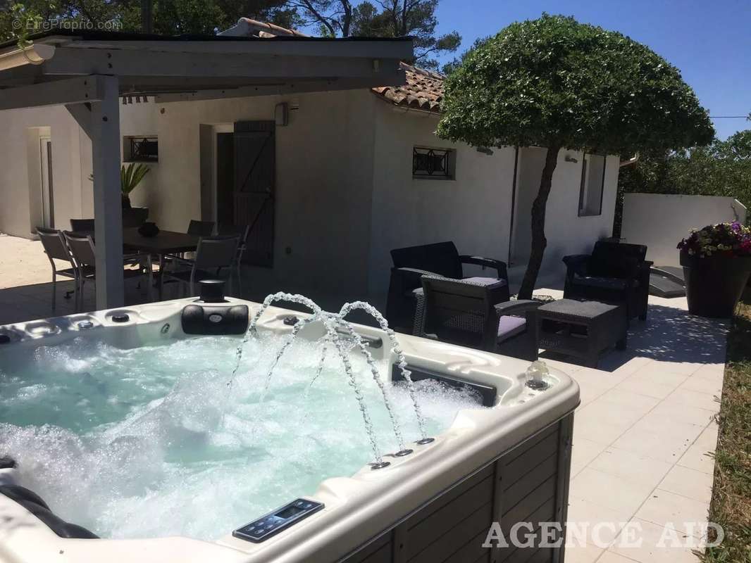 Maison à CUGES-LES-PINS