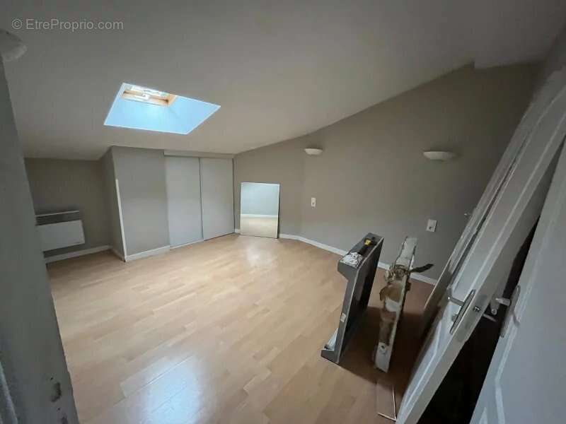 Appartement à SAINT-JUERY