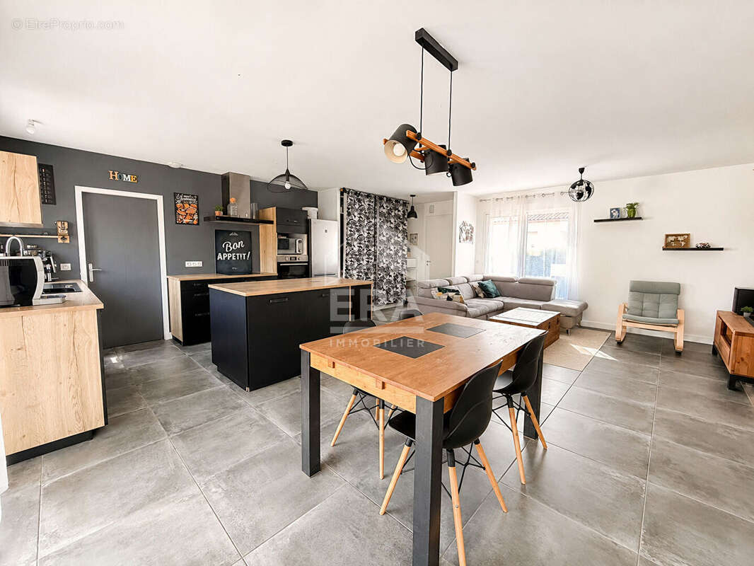 Maison neuve 4 pièces à vendre à Ferrières - 279 000 - photo 2