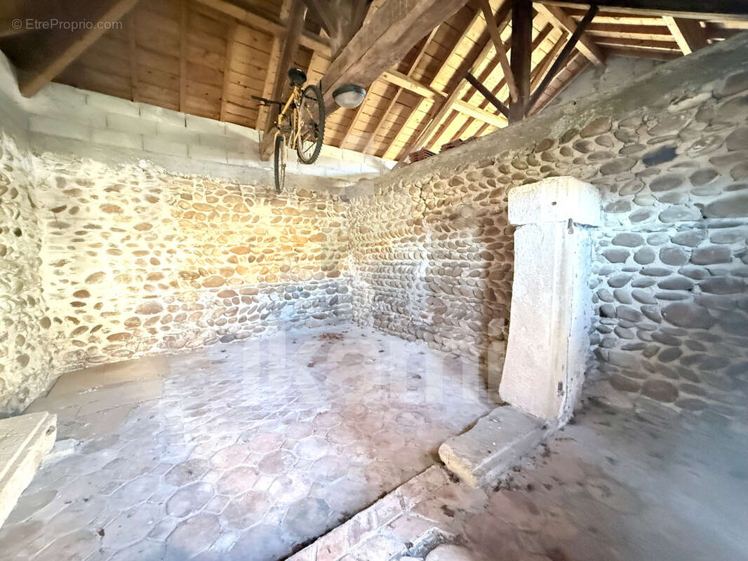 Maison à CHATEAUNEUF-DE-GALAURE