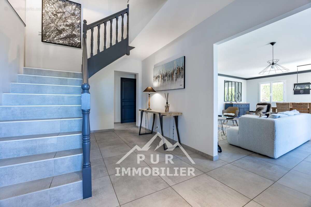 Maison à SAINT-CERGUES