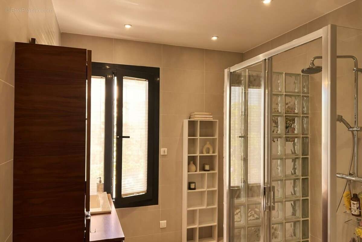 Maison à SAINT-MAUR-DES-FOSSES