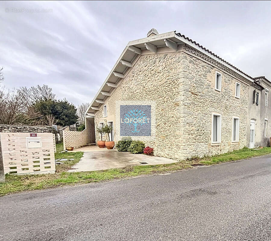 Maison à PUGNAC