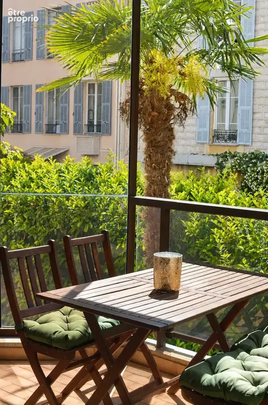 A Vendre -Carré d'Or - F1 avec terrasse - photo 8