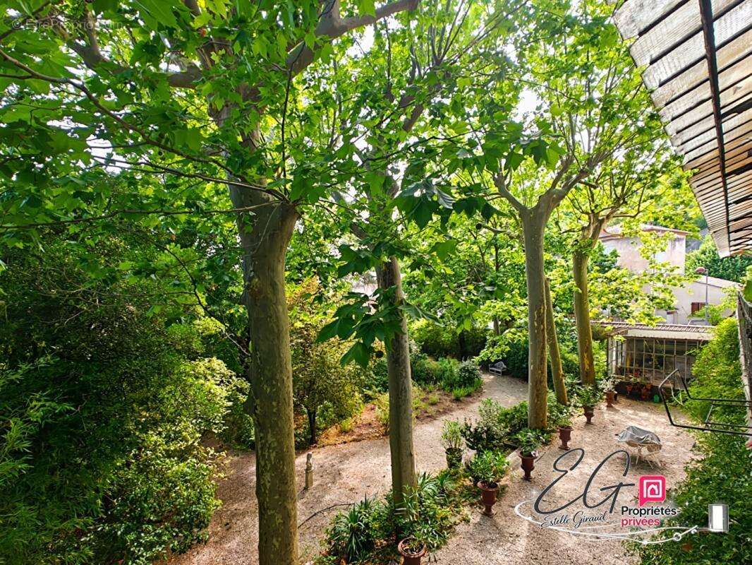 Appartement bourgeois d'exception de 284 m² avec terrasse, balcon filant et vue sur le parc - photo 17