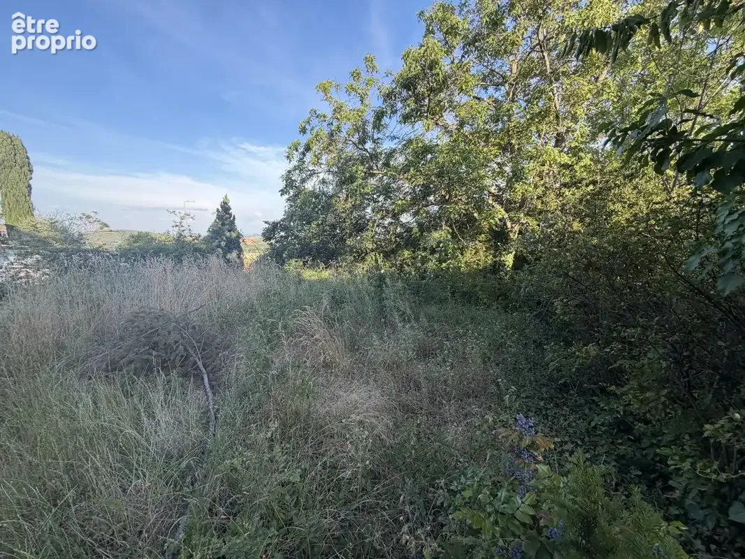 Cournon D'Auvergne : Terrain à bâtir de 563m² - photo 3
