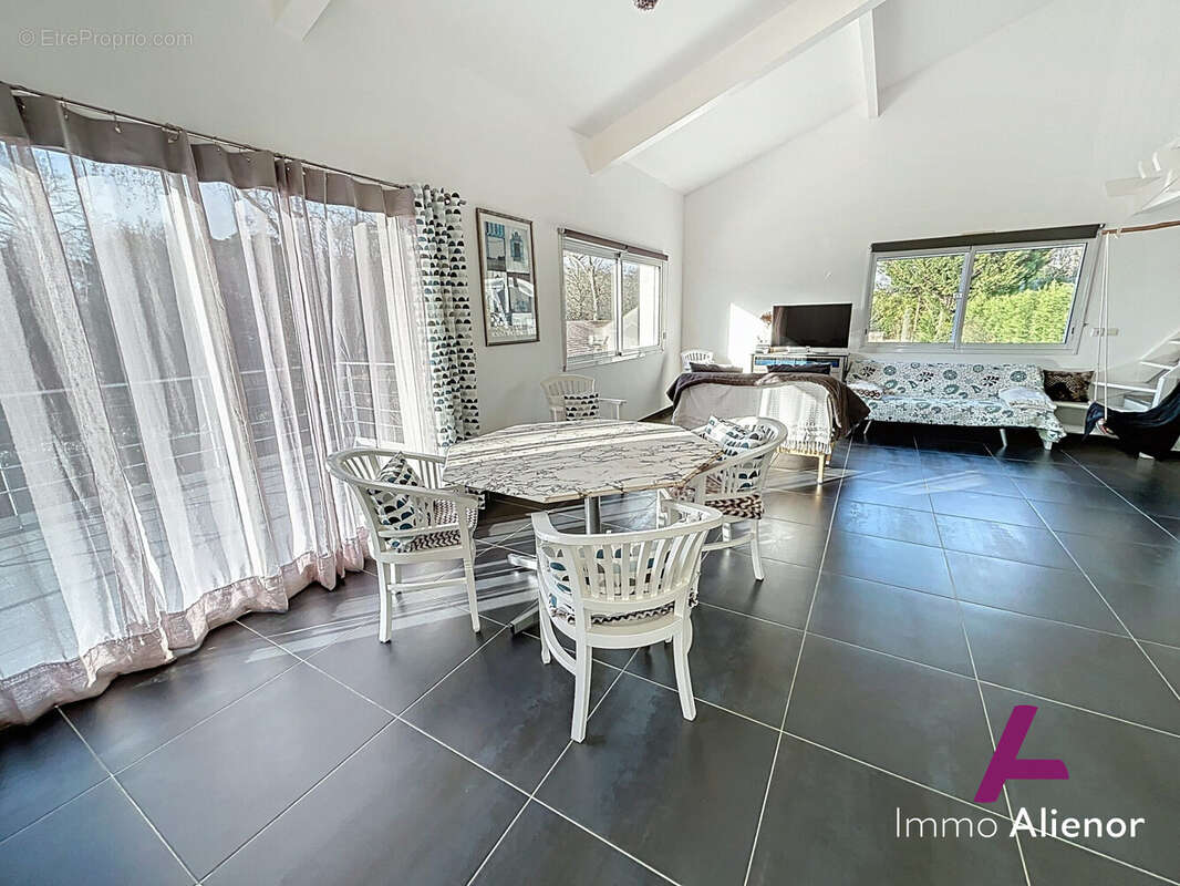 Maison à BELIN-BELIET