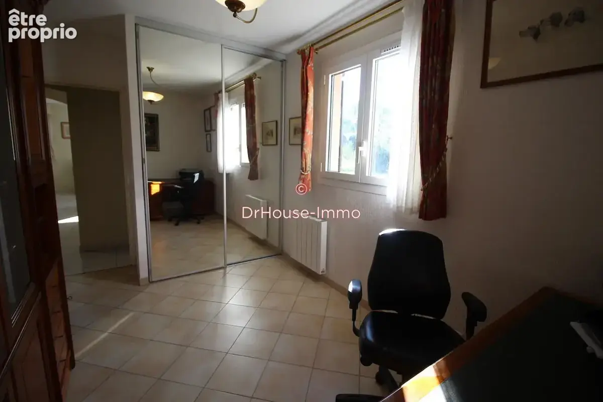 Appartement 4 pièces 96 m² à vendre à Cavalaire-Sur-Mer (83240) - photo 7