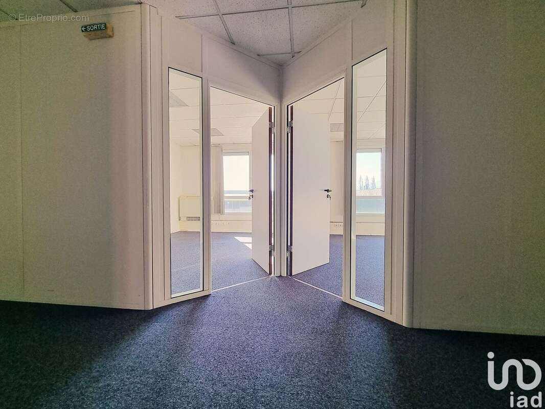 Photo 9 - Commerce à FONTANIL-CORNILLON