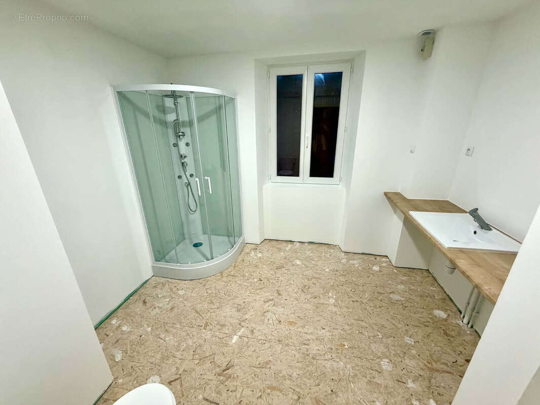 Ensemble immobilier sur caves et terrains avec source et puits - photo 16