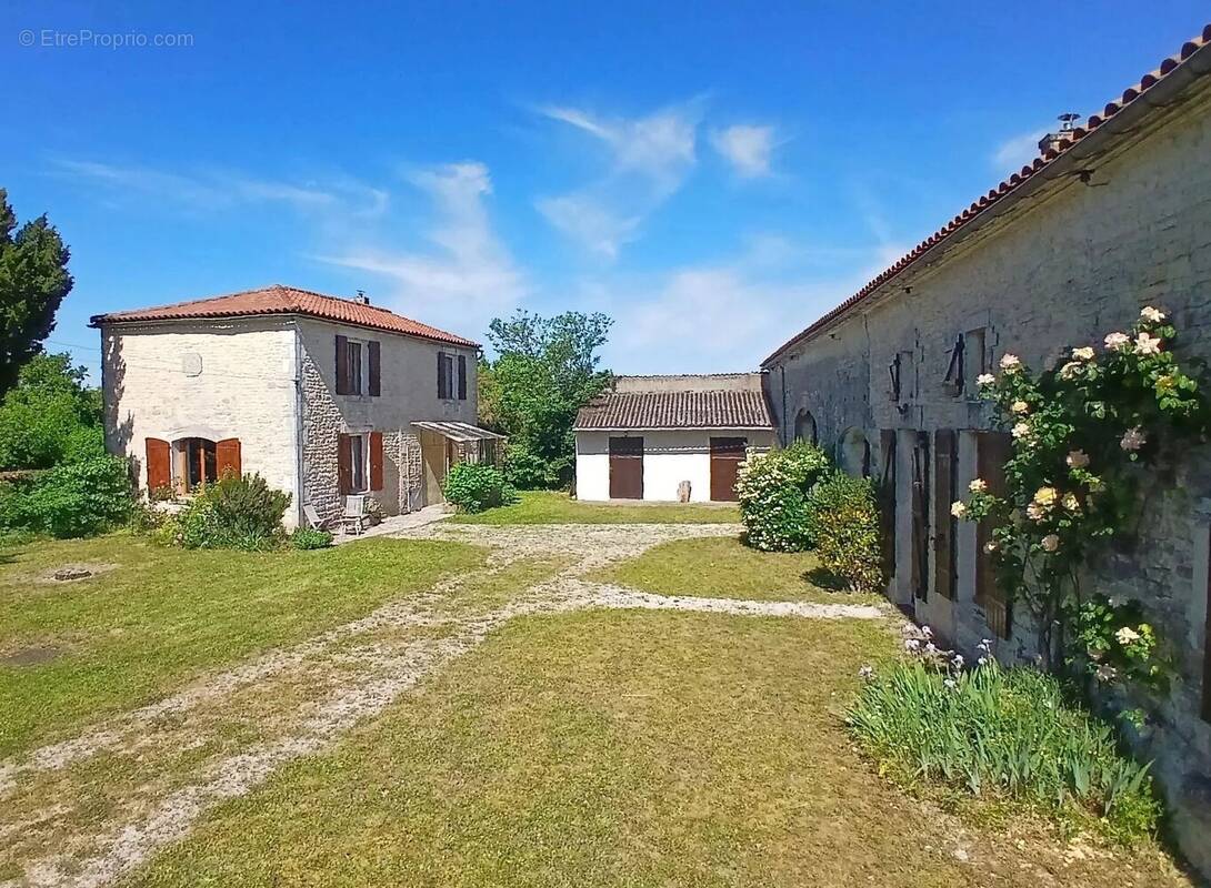 Maison à MATHA