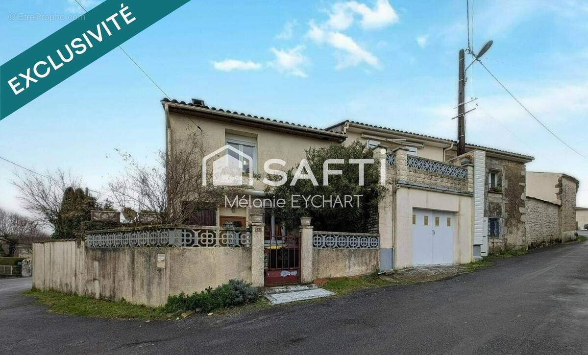 Photo 1 - Maison à CHAMPNIERS