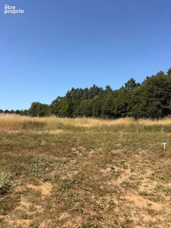 Terrain à VAYRES