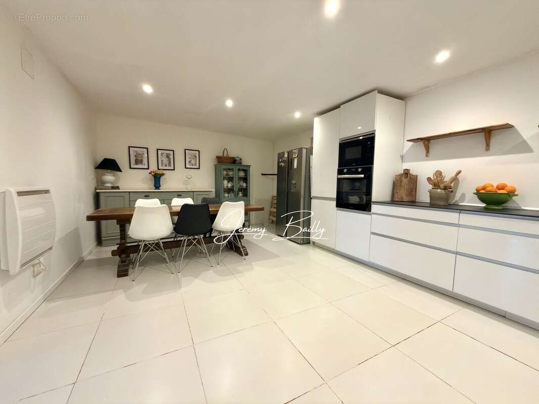 Maison à SAINT-ESTEVE