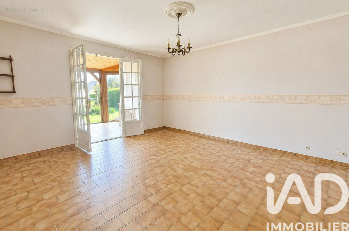 Photo 6 - Maison à LE COUDRAY-MACOUARD