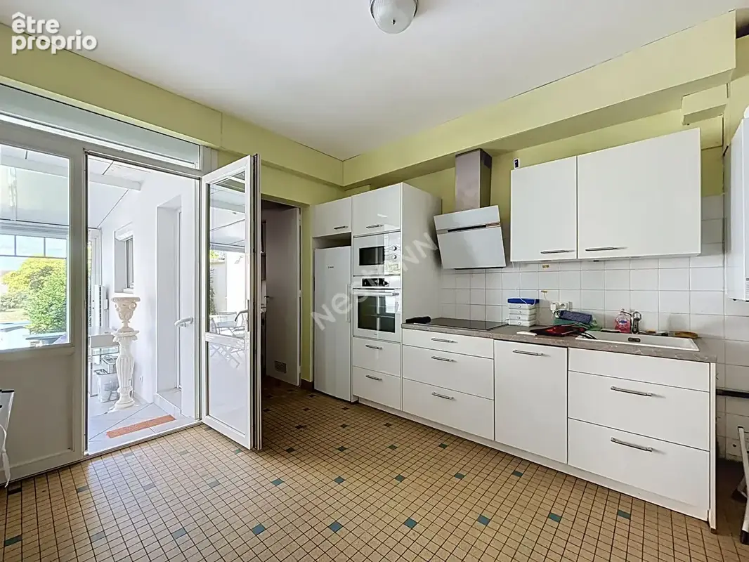 A vendre : Maison familiale de 7 pièces avec un joli jardin et garage- Rezé - photo 8