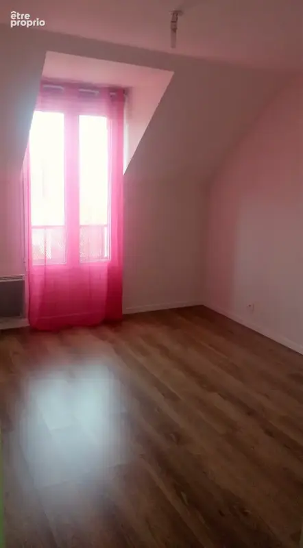 Au calme - appartement 3 pièces avec terrasse, parkings et locataire en place - photo 6