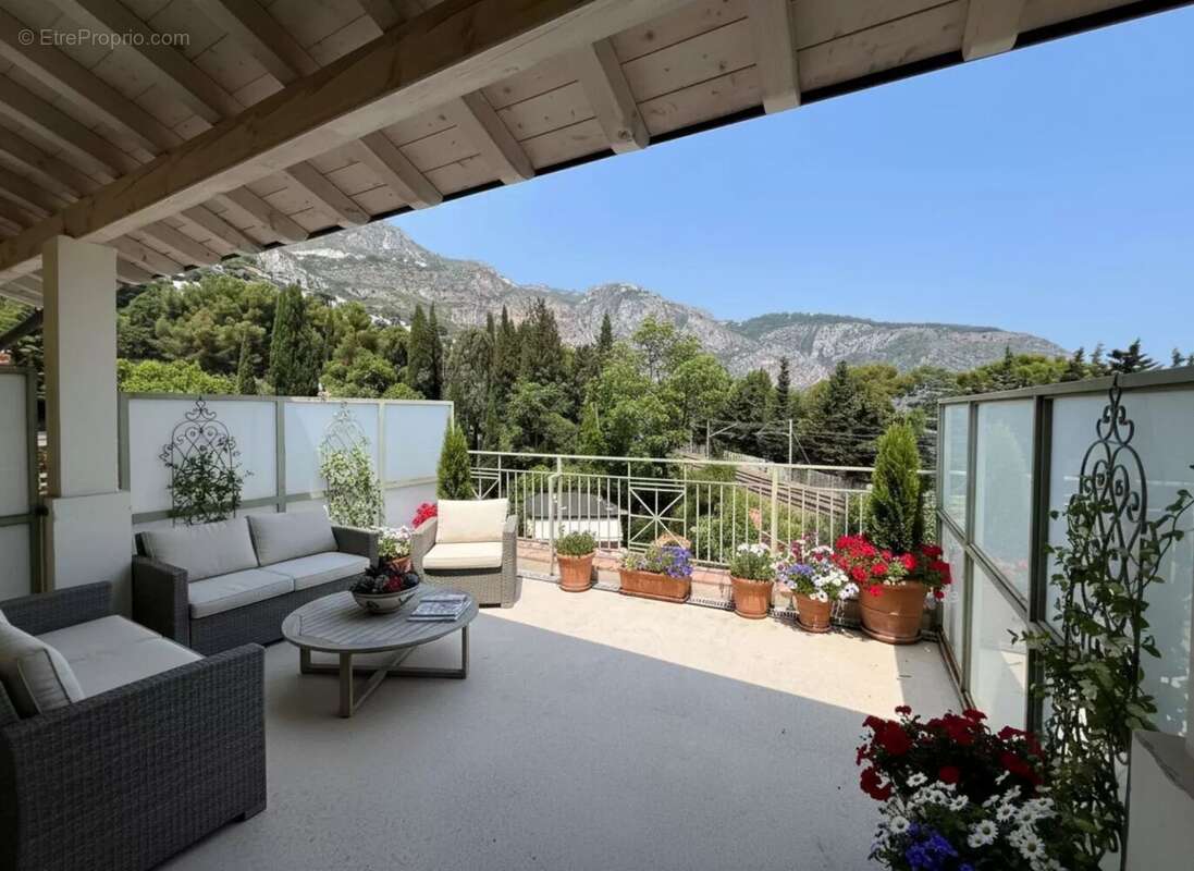 Appartement à EZE