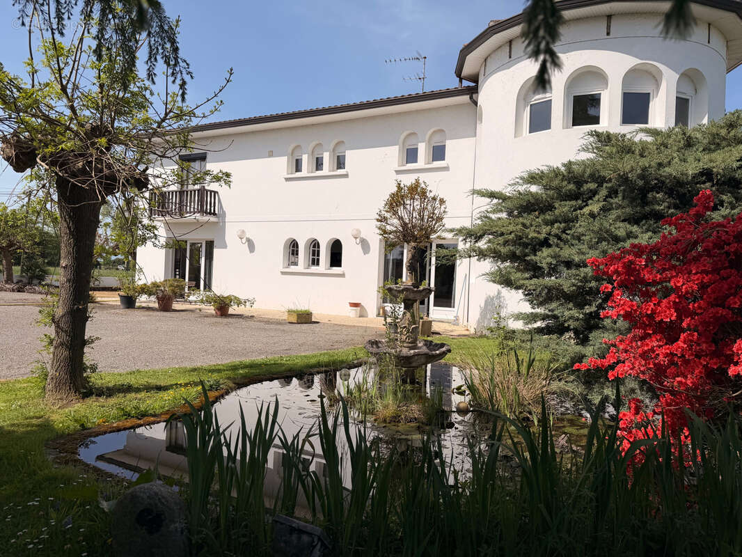 Maison à CHIS