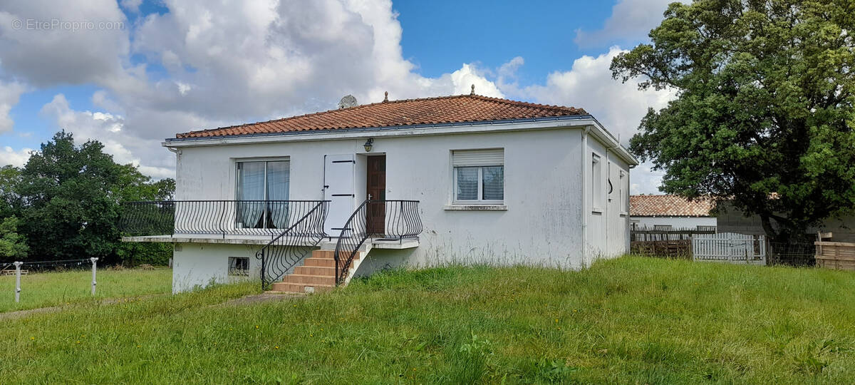 Maison à AVRILLE