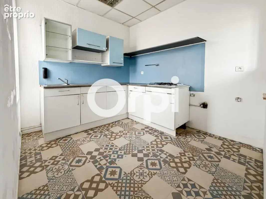 Immeuble mixte à usage d'habitation et de commerce à Cappelle-la-Grande (59180) - photo 3