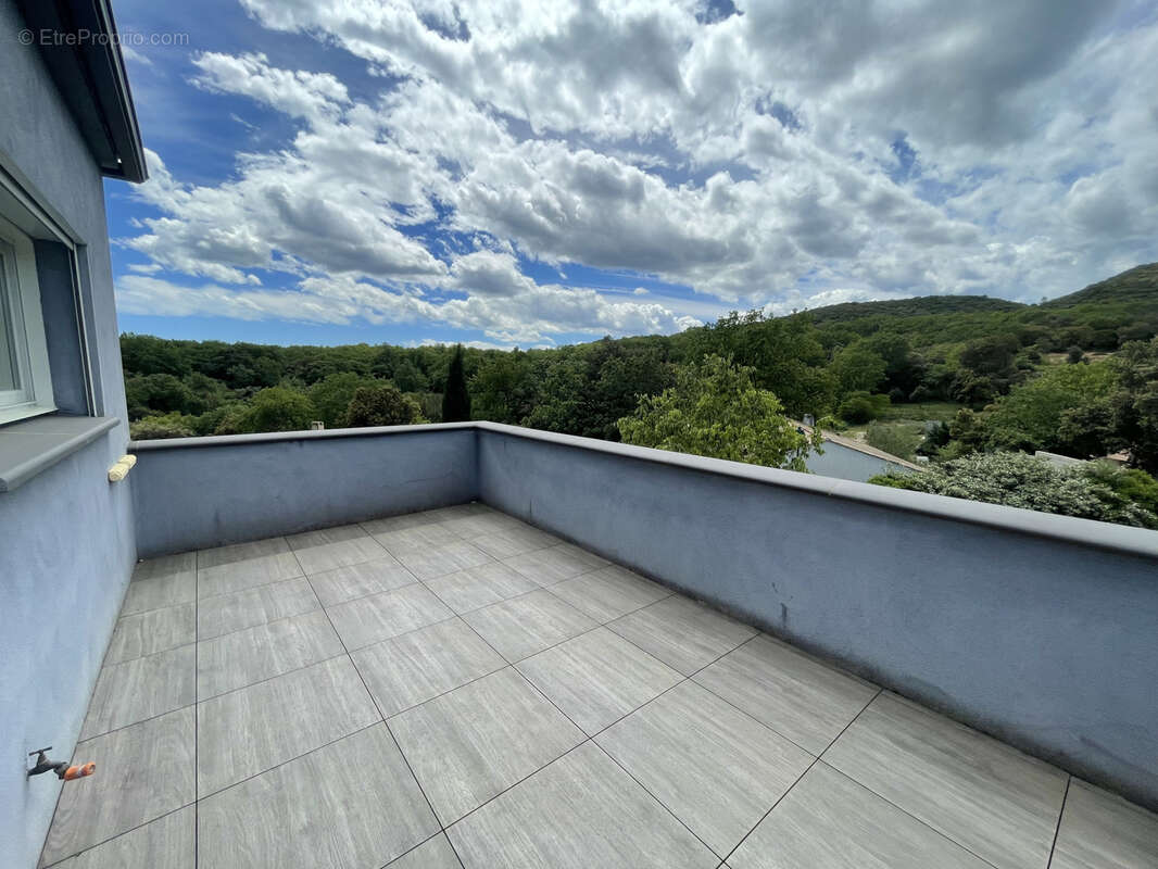 Maison à LA CALMETTE