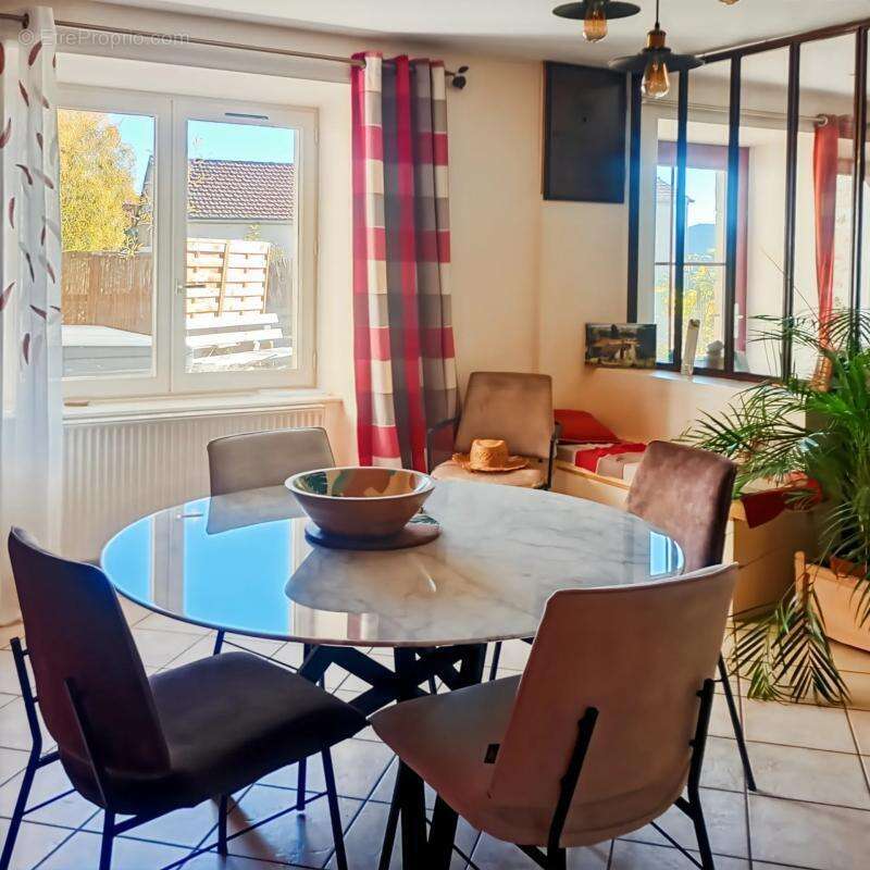 Maison à SAINT-CHRISTOPHE-D'ALLIER